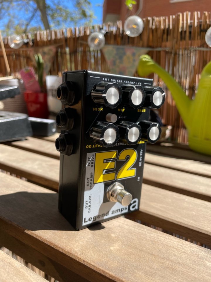 Amt Electronics E2 (preamp tipo Engl)