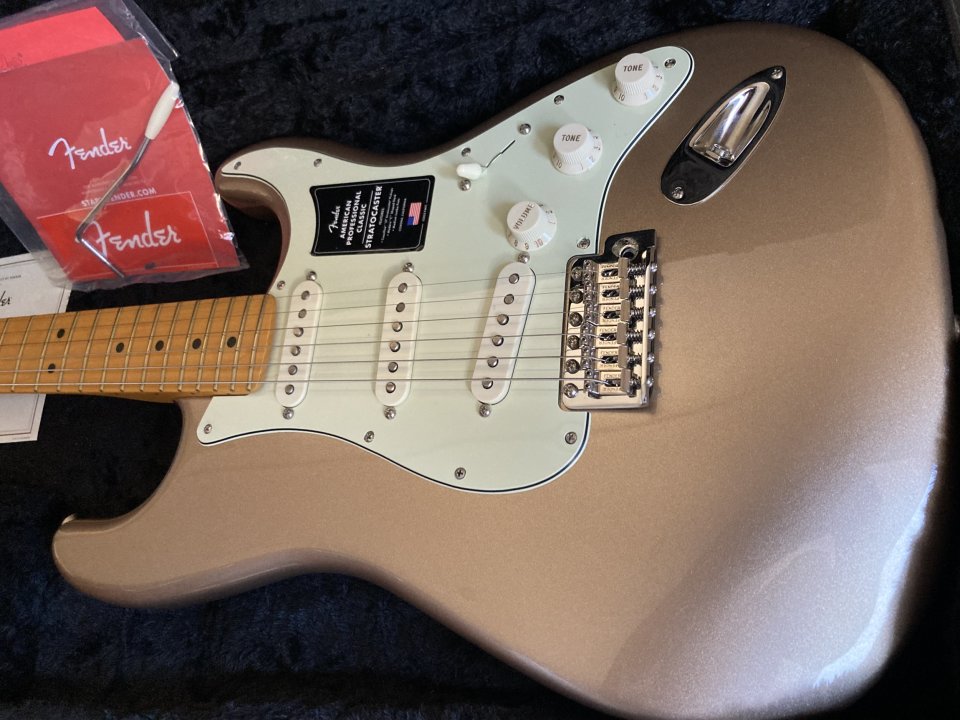 Fender American Pro Classic de segunda mano · Foto 10 de 10 · Valencia · 1250 €