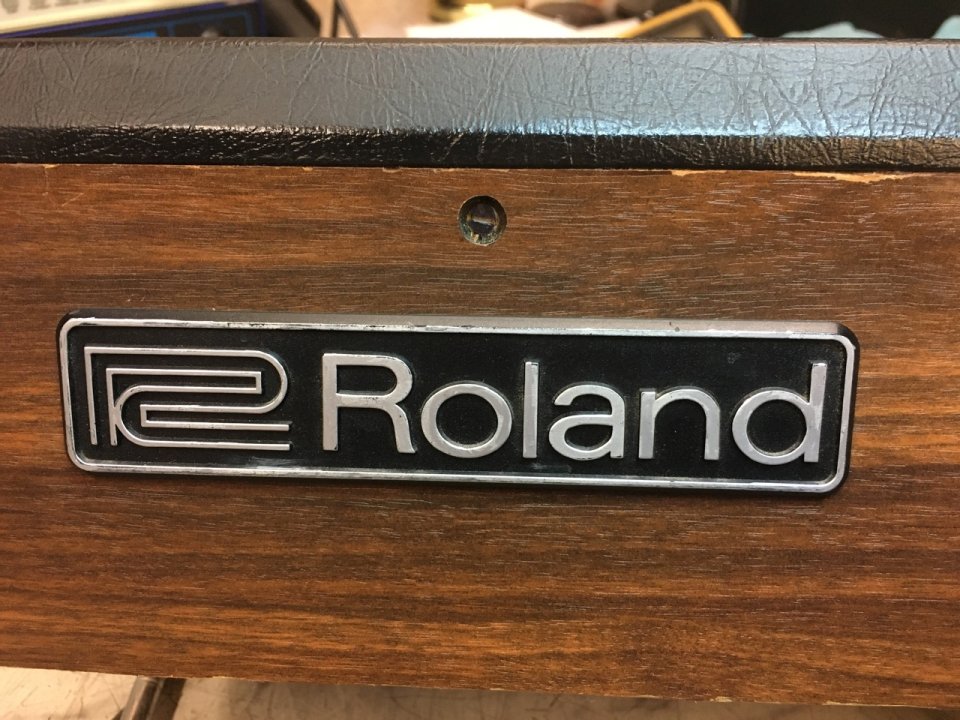 Roland SH-2000