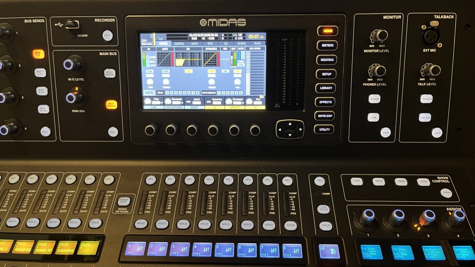 MIDAS M32 Live + Flight case