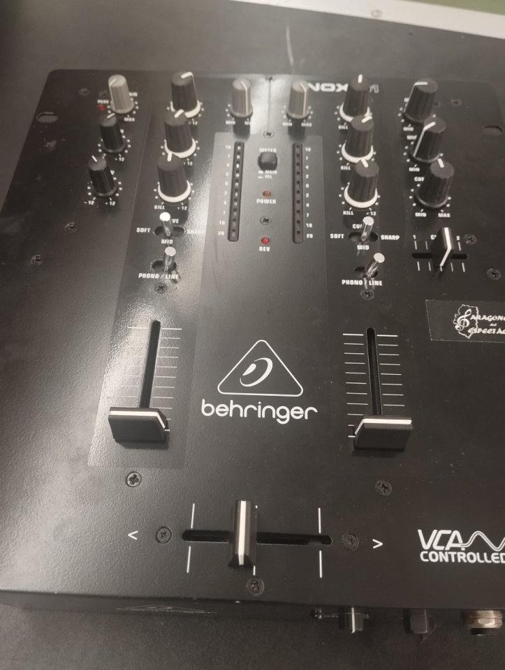 Mesa mezclas Behringer Nox101 de segunda mano · Foto 2 de 4 · Zaragoza · 60 €