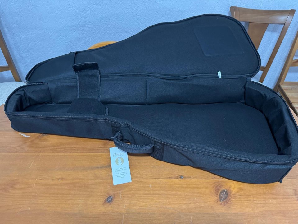 Ovation Gig Bag Roundback DB/MDB NUEVA A ESTRENAR – Solo Venta, NO Cambios. de segunda mano · Foto 6 de 8 · Madrid · 45 €
