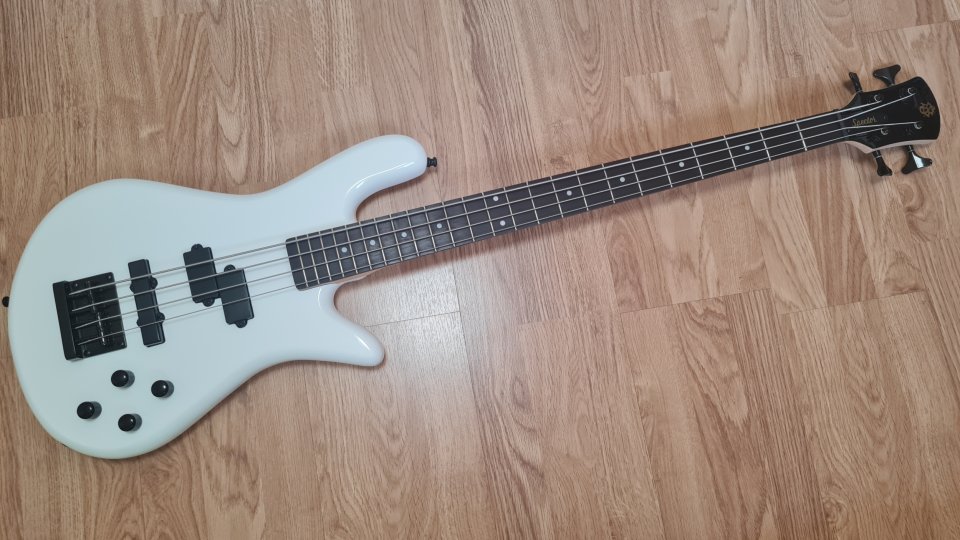 Bajo Spector Perfomer 4 de segunda mano · Foto 1 de 10 · Zamora · 280 €