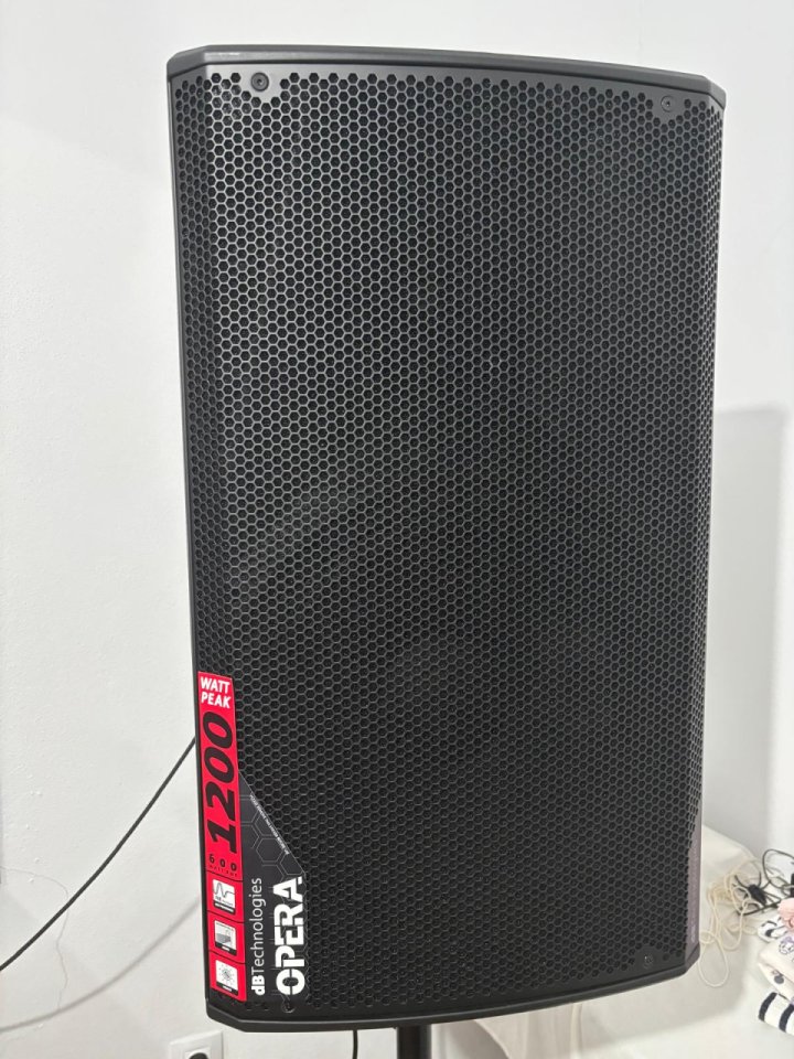 Altavoz Opera 15, en impecable estado. de segunda mano · Foto 1 de 3 · Huelva · 350 €
