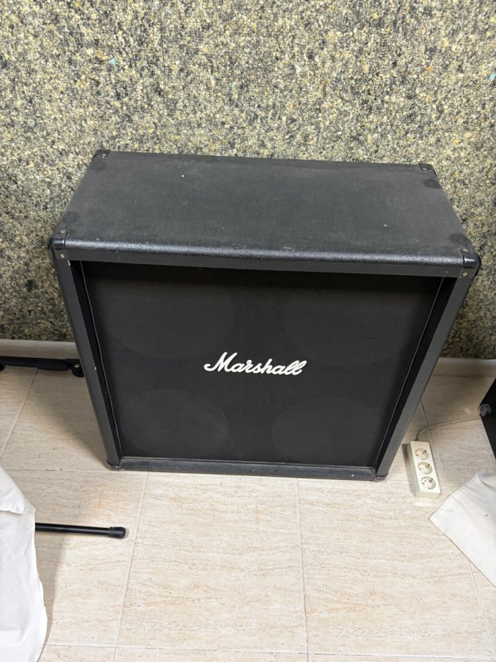 Pantalla Marshall M412B de segunda mano · Foto 1 de 6 · Toledo · 220 €