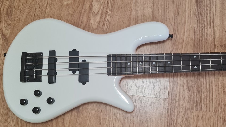 Bajo Spector Perfomer 4 de segunda mano · Foto 2 de 10 · Zamora · 280 €
