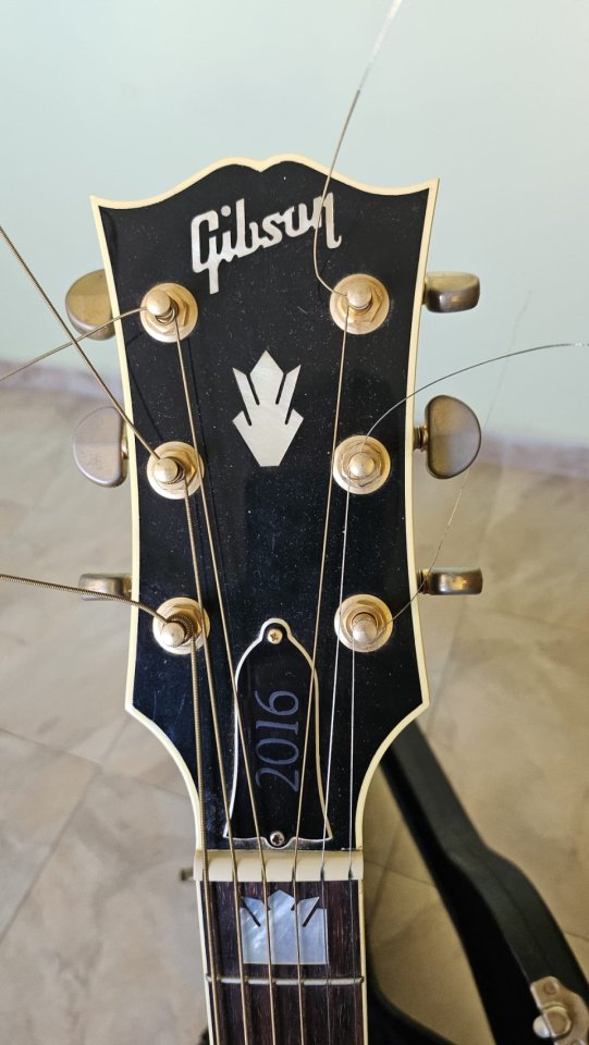 Gibson SJ-200 del 2016
