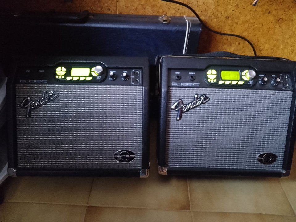 2 amplificadores guitarra Fender G-DEC 15w de segunda mano · Foto 9 de 9 · Barcelona · 100 €
