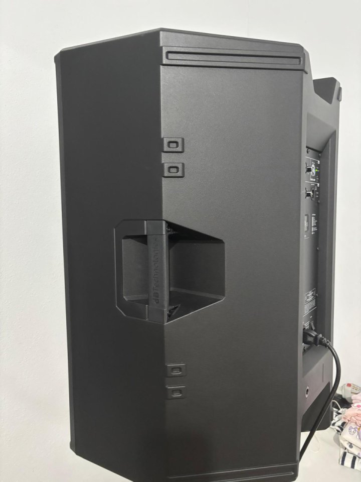 Altavoz Opera 15, en impecable estado. de segunda mano · Foto 2 de 3 · Huelva · 350 €