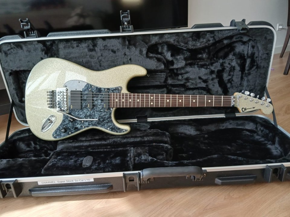 CHARVEL SUPER STOCK Ltd. Silver Sparkle