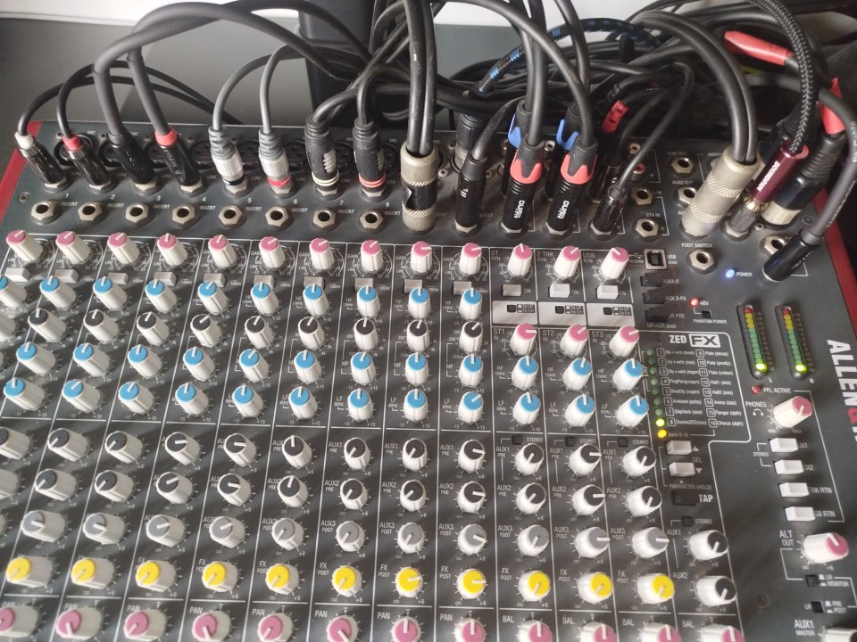 ALEN & HEATH ZED 16FX