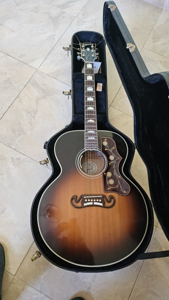 Gibson SJ-200 del 2016