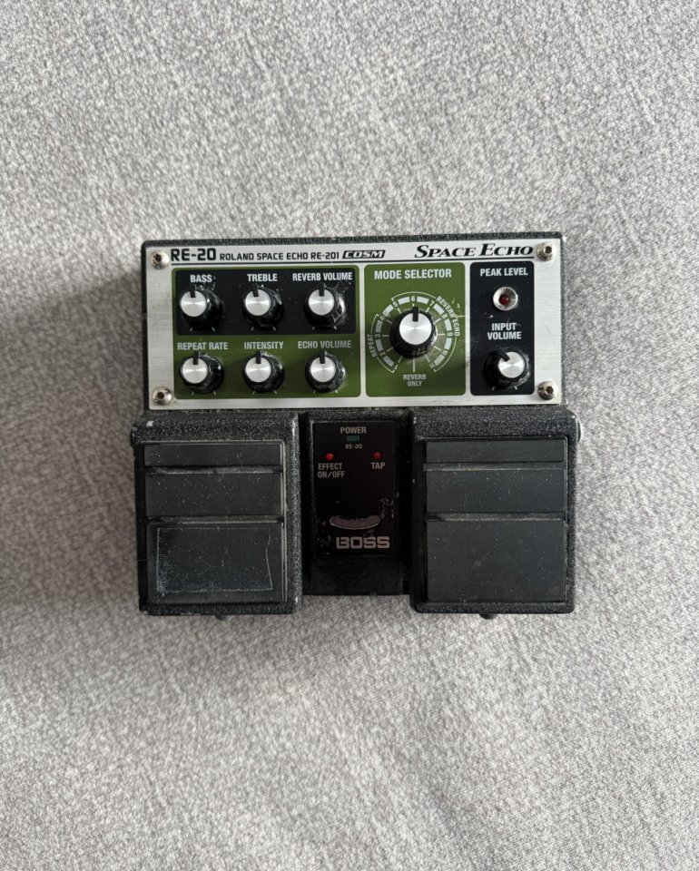 Boss RE20 Space Echo pedal