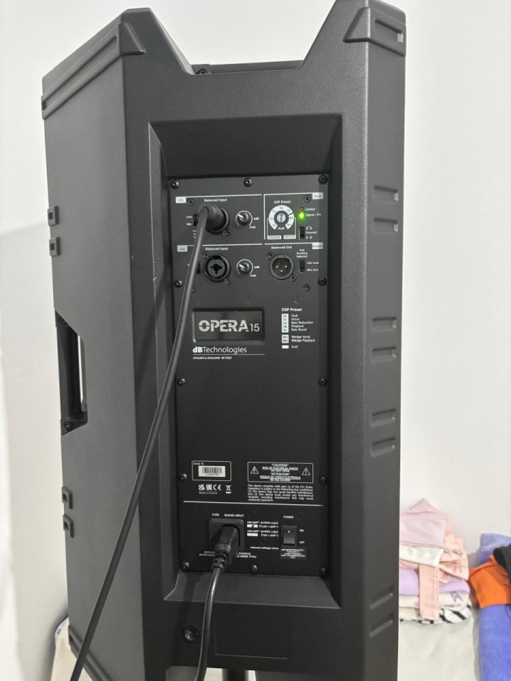 Altavoz Opera 15, en impecable estado. de segunda mano · Foto 3 de 3 · Huelva · 350 €