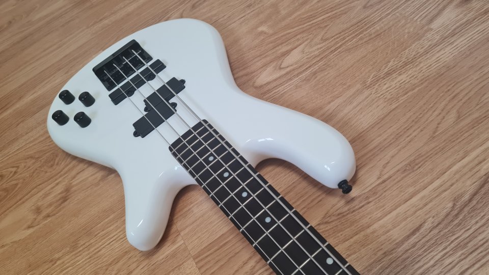 Bajo Spector Perfomer 4 de segunda mano · Foto 4 de 10 · Zamora · 280 €
