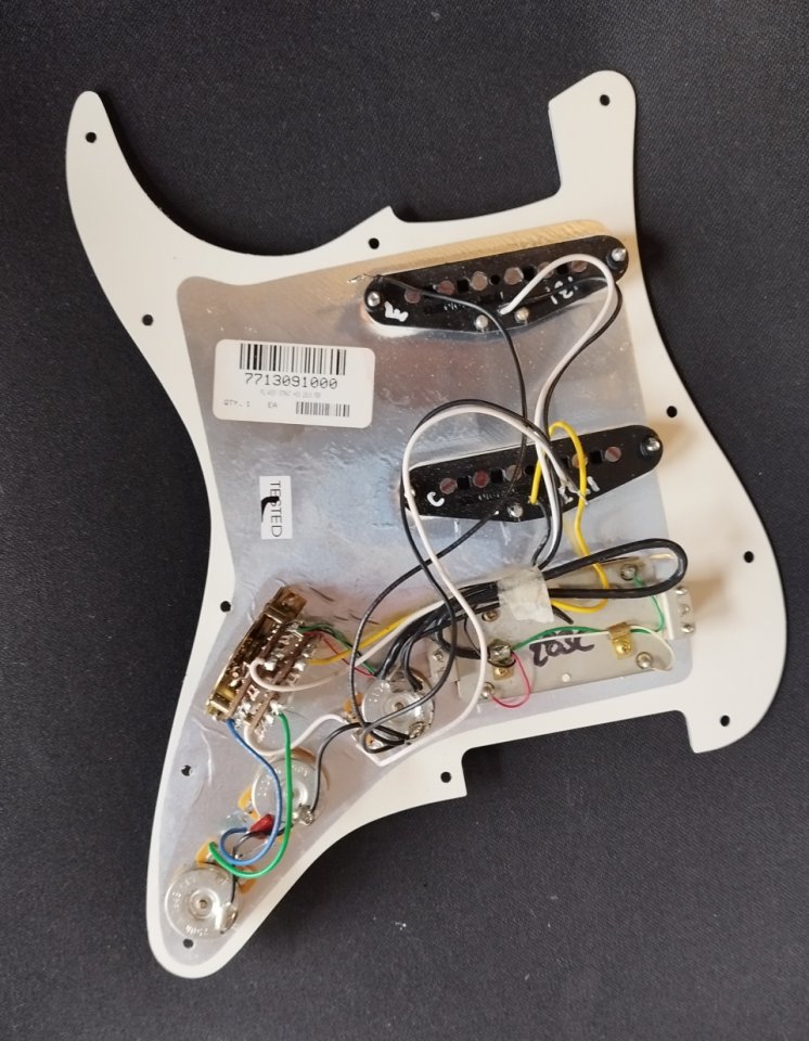 Fender golpeador cargado de segunda mano · Foto 2 de 4 · Bizkaia · 130 €