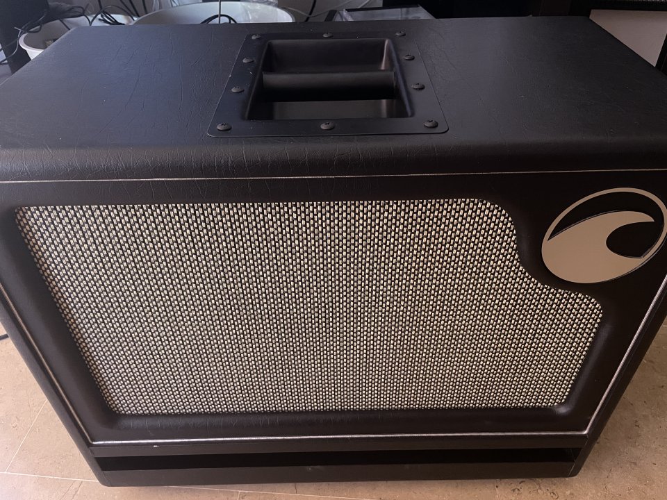 Pantalla Port City 1x12 (Jensen Tornado)