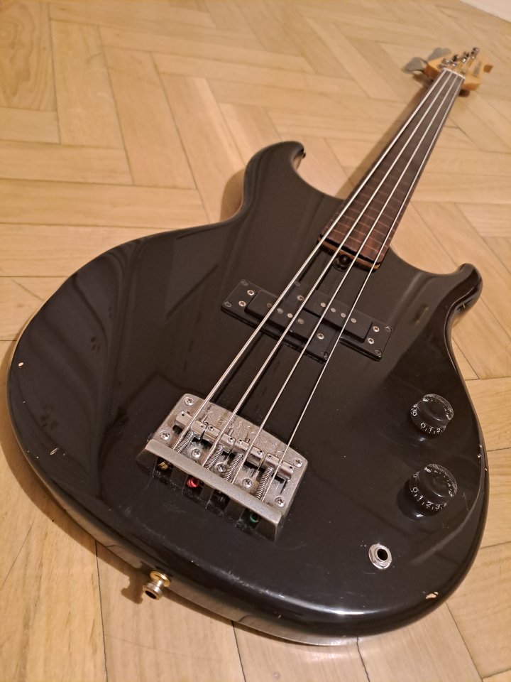 Yamaha BB400S Fretless 1983
