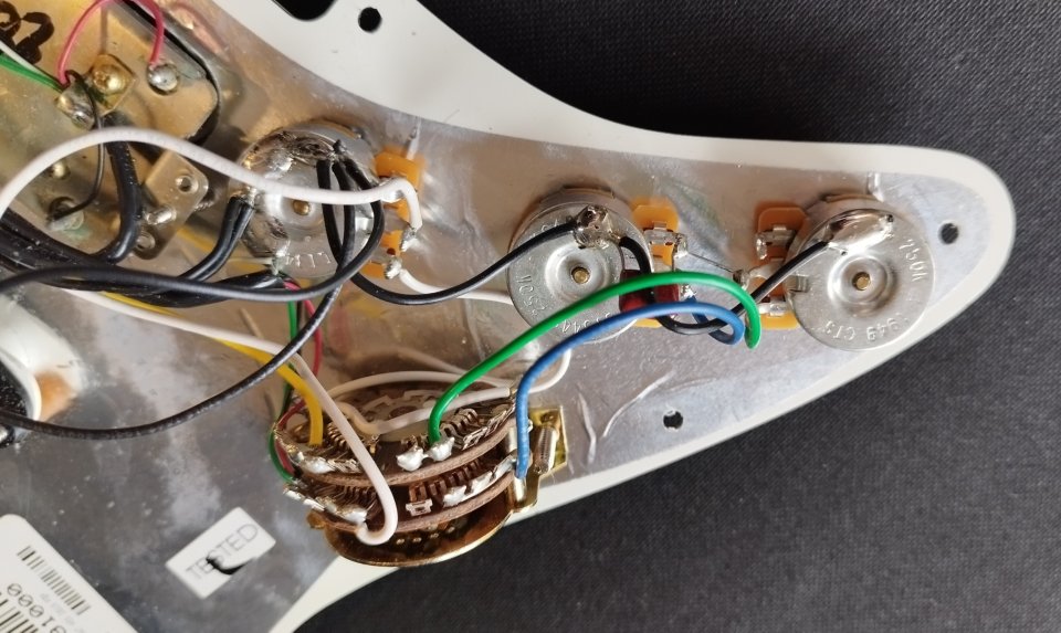 Fender golpeador cargado de segunda mano · Foto 3 de 4 · Bizkaia · 130 €