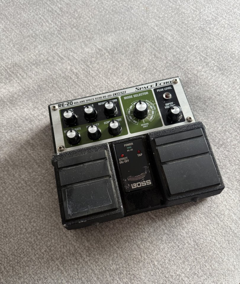 Boss RE20 Space Echo pedal