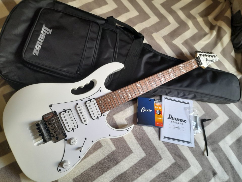 Ibanez JEM jr Steve Vai signature de segunda mano · Foto 2 de 9 · Valencia · 390 €