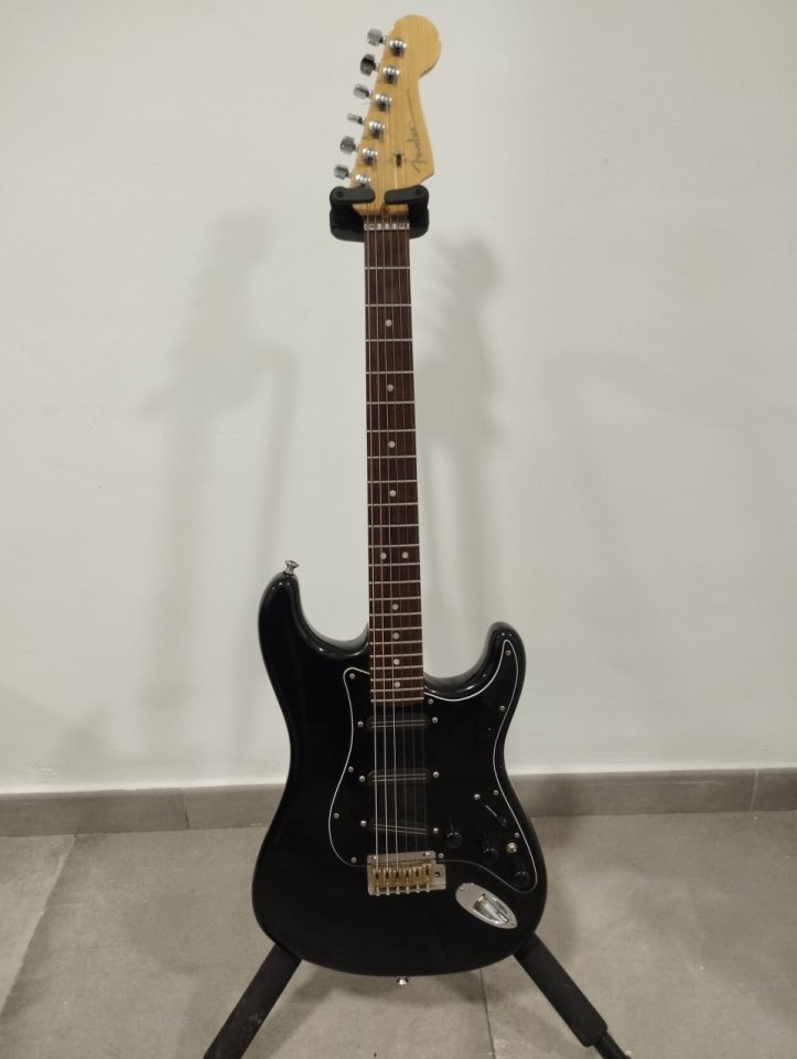 Fender Stratocaster Deluxe Made in Usa de segunda mano · Foto 1 de 6 · Málaga · 1450 €