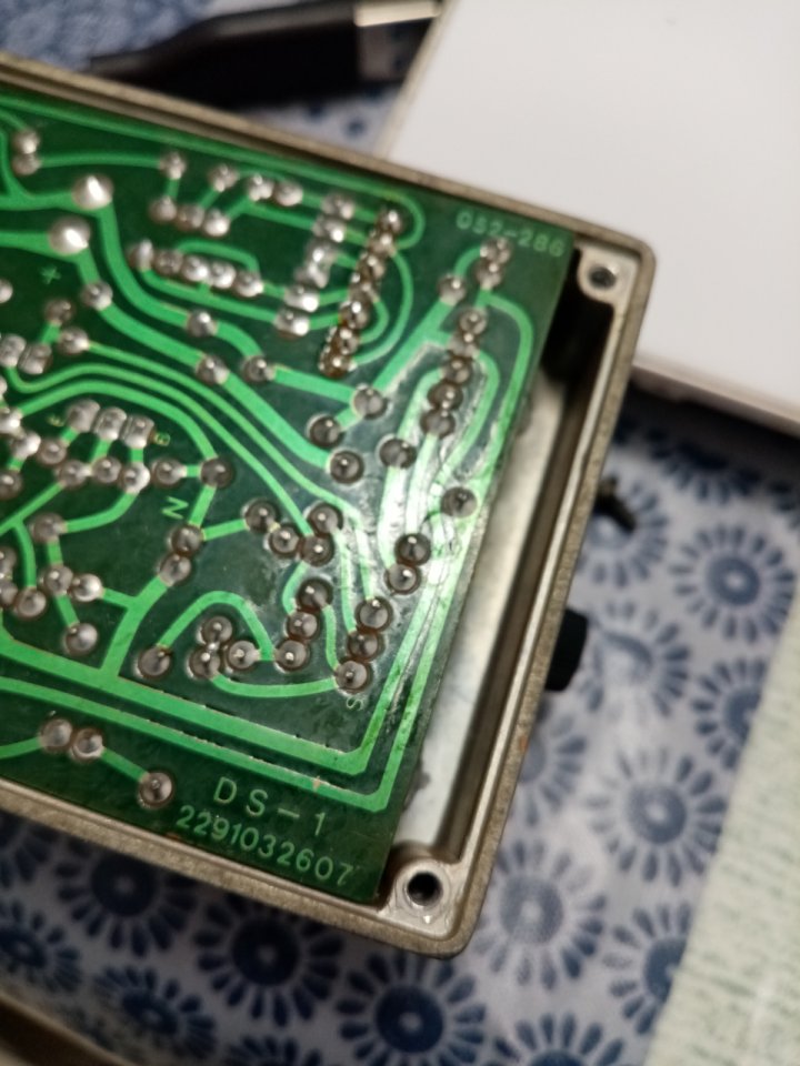 Boss DS-1 de 1993 (op-amp Toshiba TA7136AP)