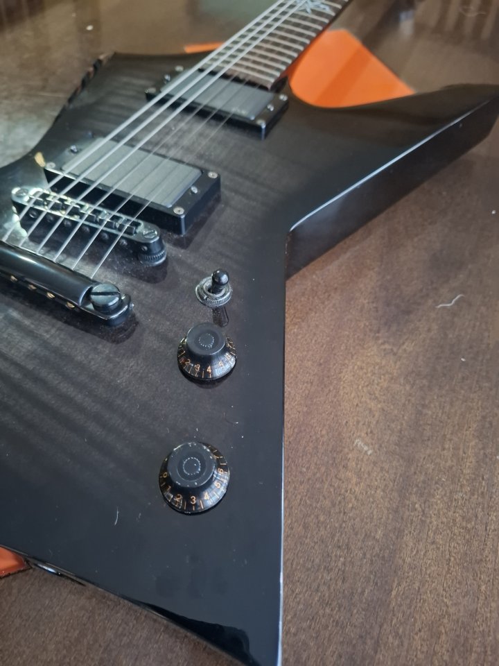 Explorer Cort EMG 85-60 VX-4X de segunda mano · Foto 1 de 8 · Murcia · 350 €