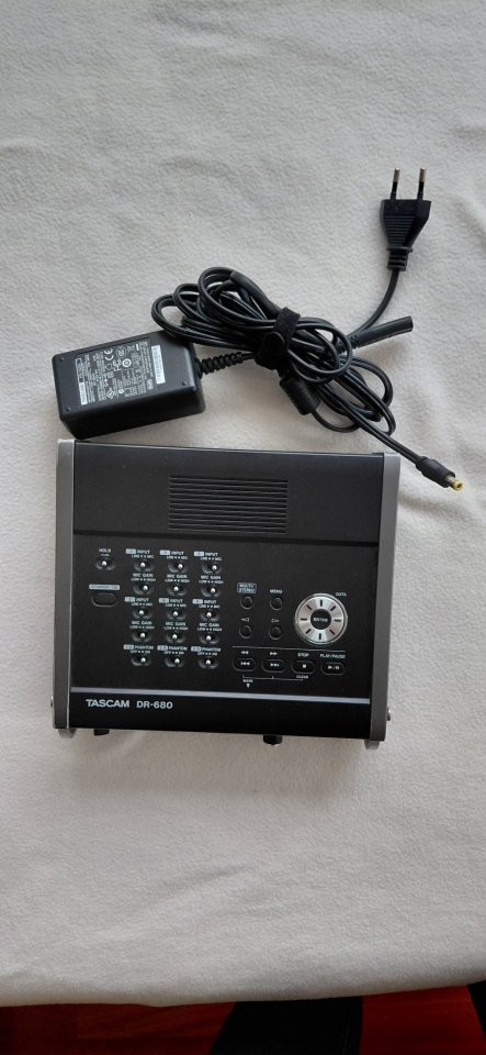 Grabadora Multicanal Tascam DR-680