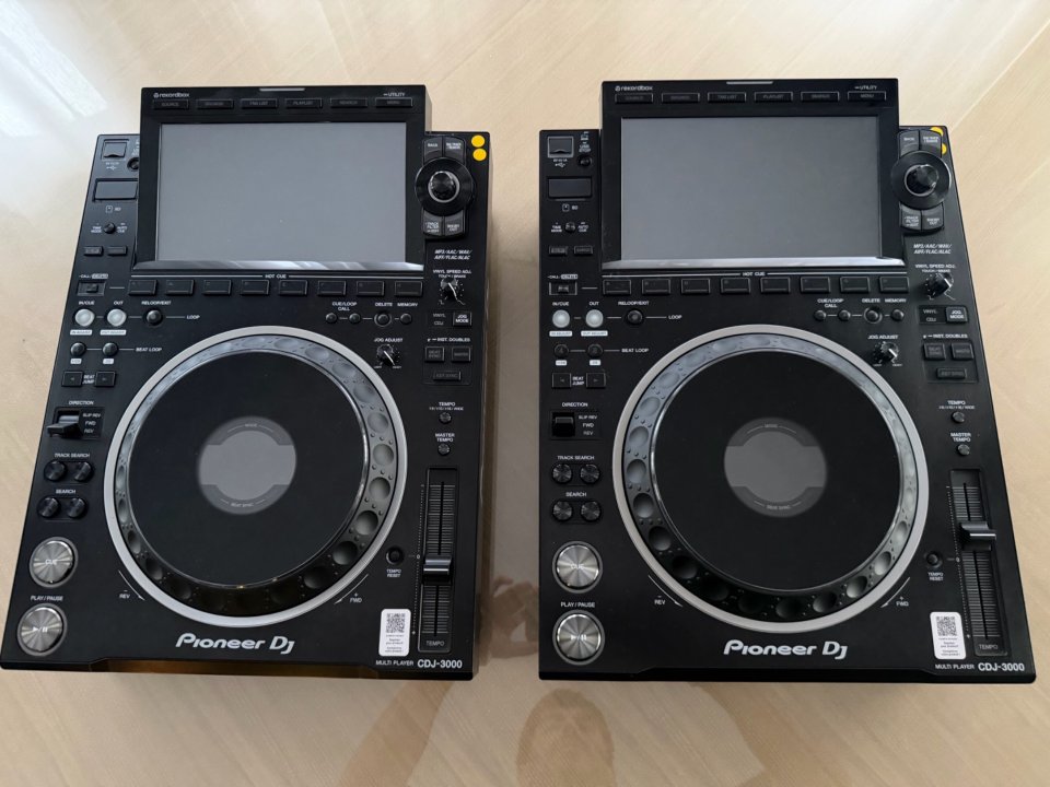 Pioneer cdj 3000 de segunda mano · Foto 1 de 4 · Badajoz · 2100 €