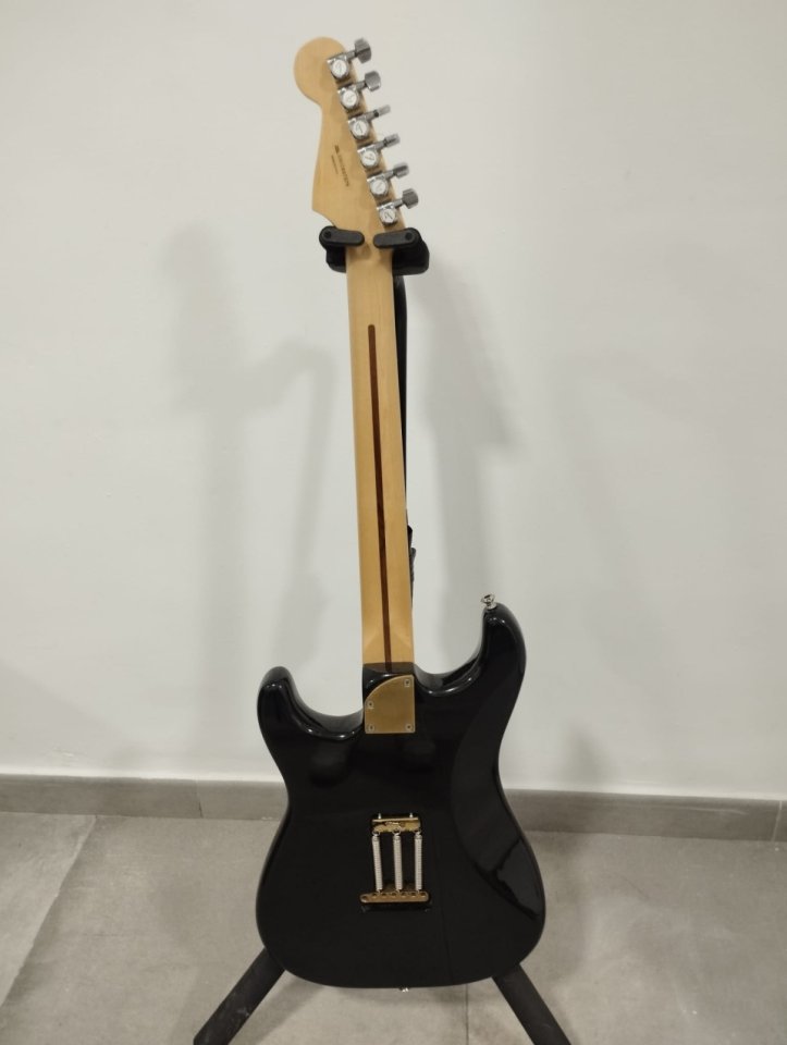 Fender Stratocaster Deluxe Made in Usa de segunda mano · Foto 4 de 6 · Málaga · 1450 €
