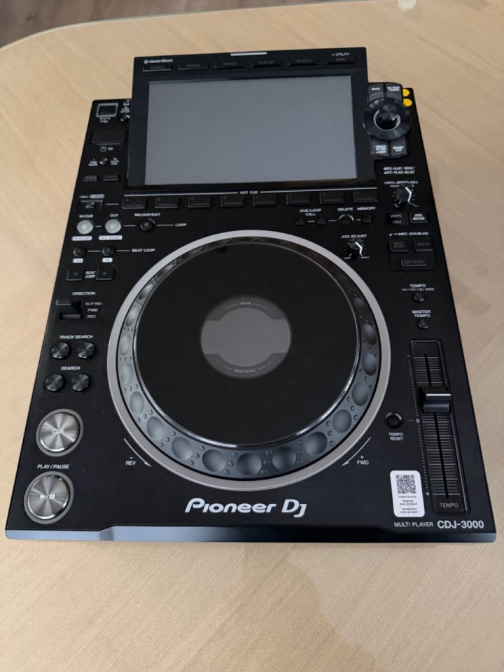 Pioneer cdj 3000 de segunda mano · Foto 2 de 4 · Badajoz · 2100 €