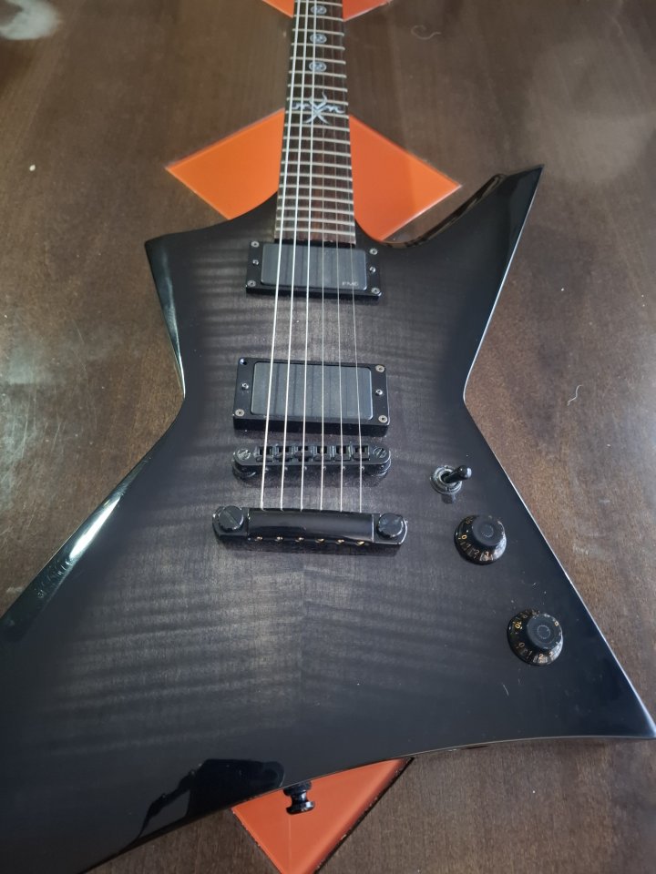 Explorer Cort EMG 85-60 VX-4X de segunda mano · Foto 3 de 8 · Murcia · 350 €
