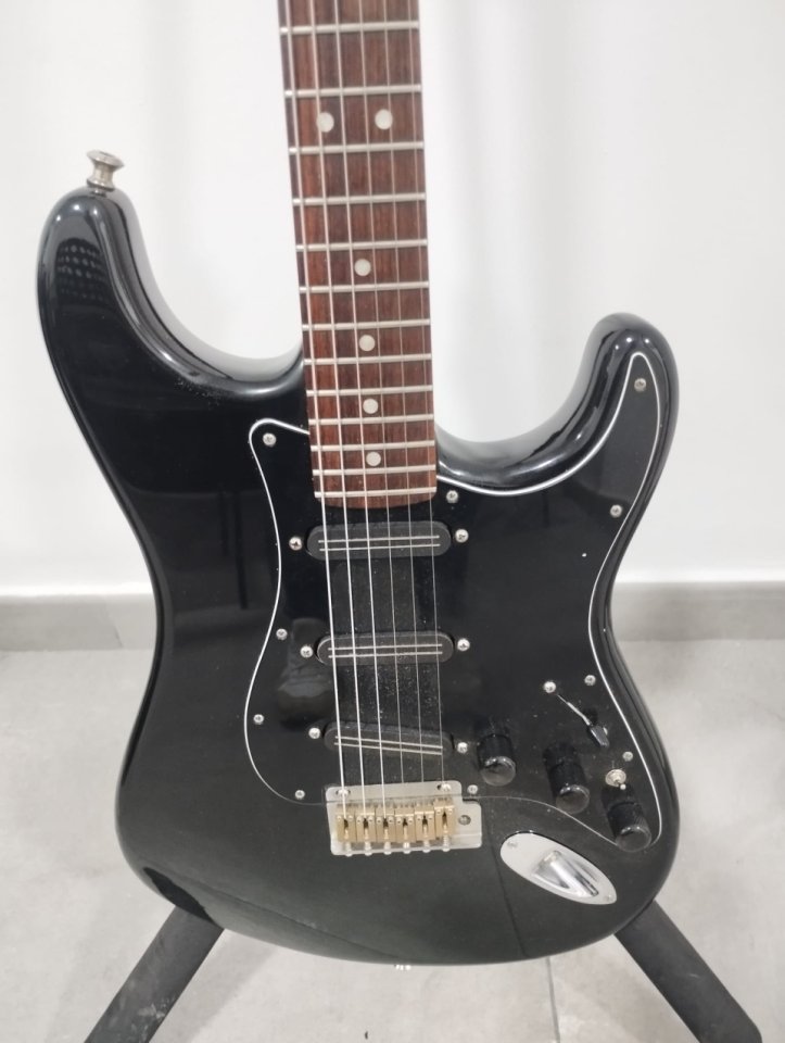 Fender Stratocaster Deluxe Made in Usa de segunda mano · Foto 5 de 6 · Málaga · 1450 €