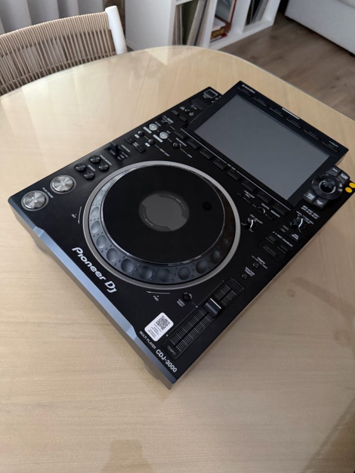Pioneer cdj 3000 de segunda mano · Foto 3 de 4 · Badajoz · 2100 €