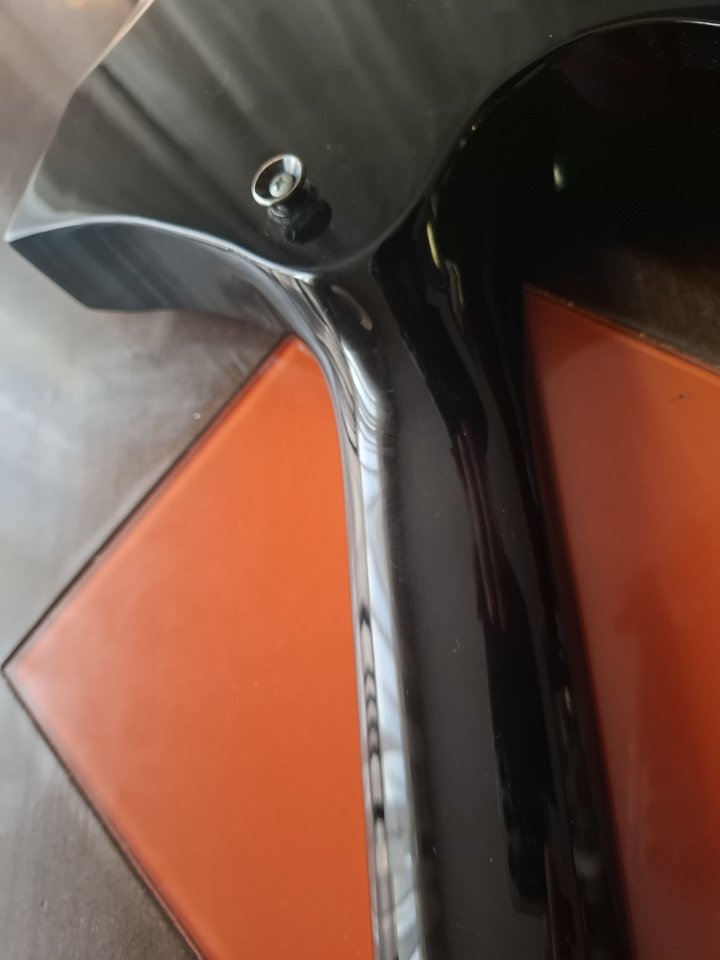 Explorer Cort EMG 85-60 VX-4X de segunda mano · Foto 5 de 8 · Murcia · 350 €