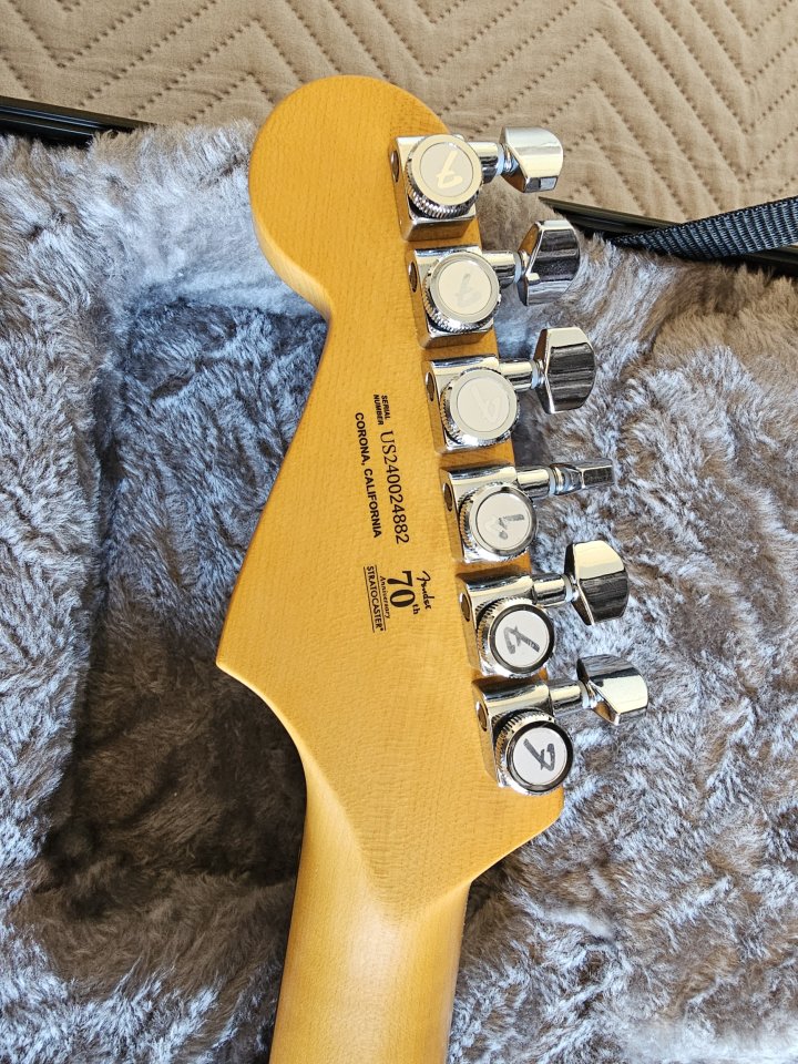 Fender Am Ultra II Strat EB UBST de segunda mano · Foto 3 de 6 · Barcelona · 1800 €