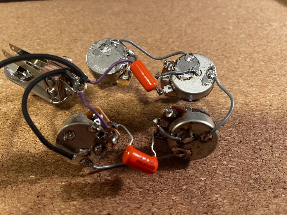 Potenciómetros, Switch y Condensadores Orange Drop