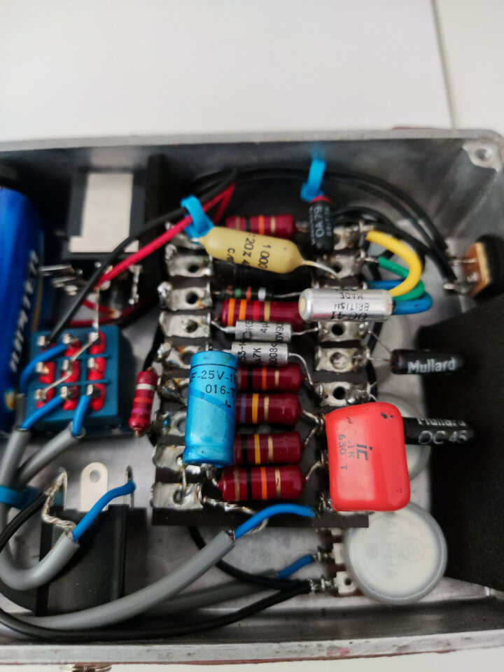lo-fi mind bUuzZz (buzzaround fuzz) para reparar de segunda mano · Foto 6 de 8 · Madrid · 80 €