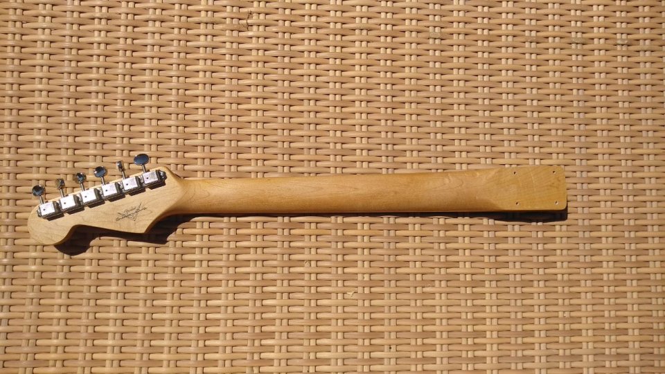 Mástil Strat 60s pero con 9.5´´