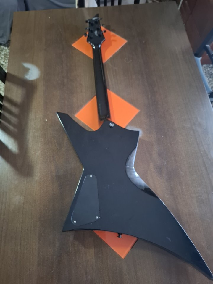 Explorer Cort EMG 85-60 VX-4X de segunda mano · Foto 8 de 8 · Murcia · 350 €