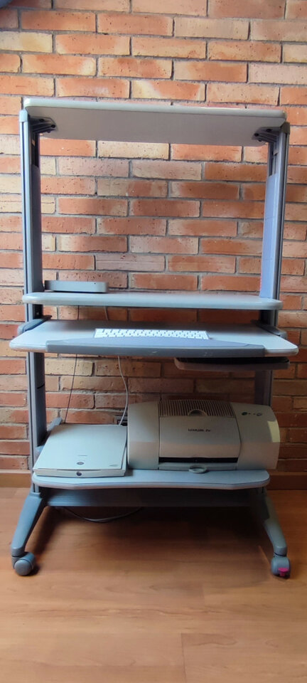 Mesa Ordenador/Studio (Movible con ruedas)