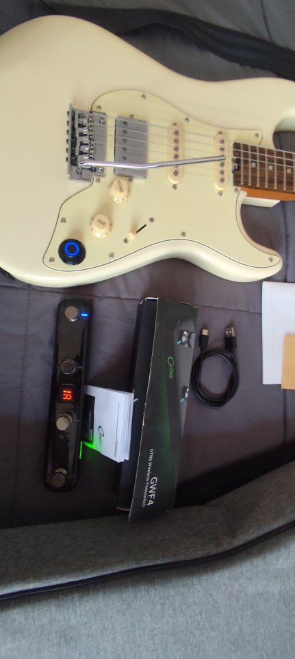 Guitarra inteligente MOOER  S800