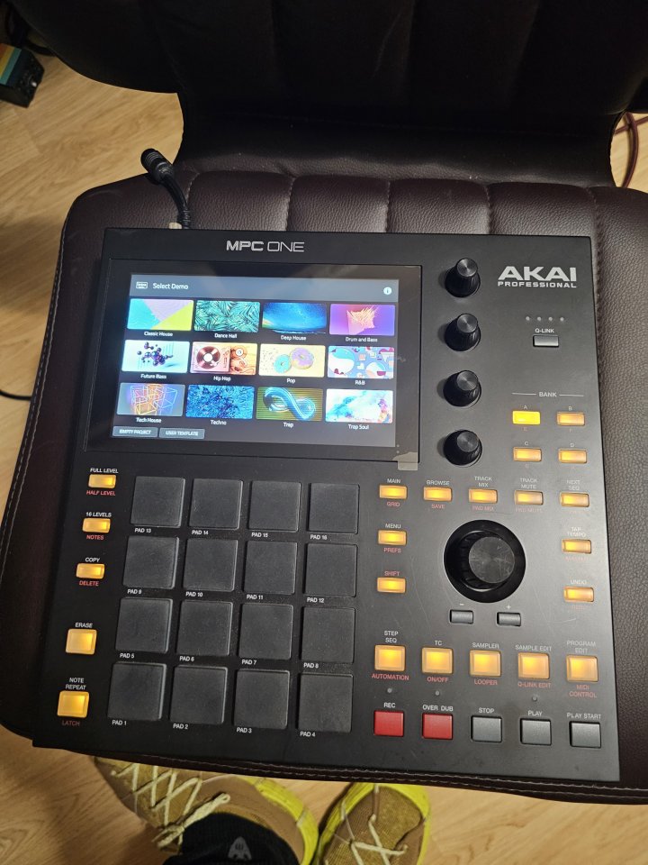Akai MPC One en excelente estado