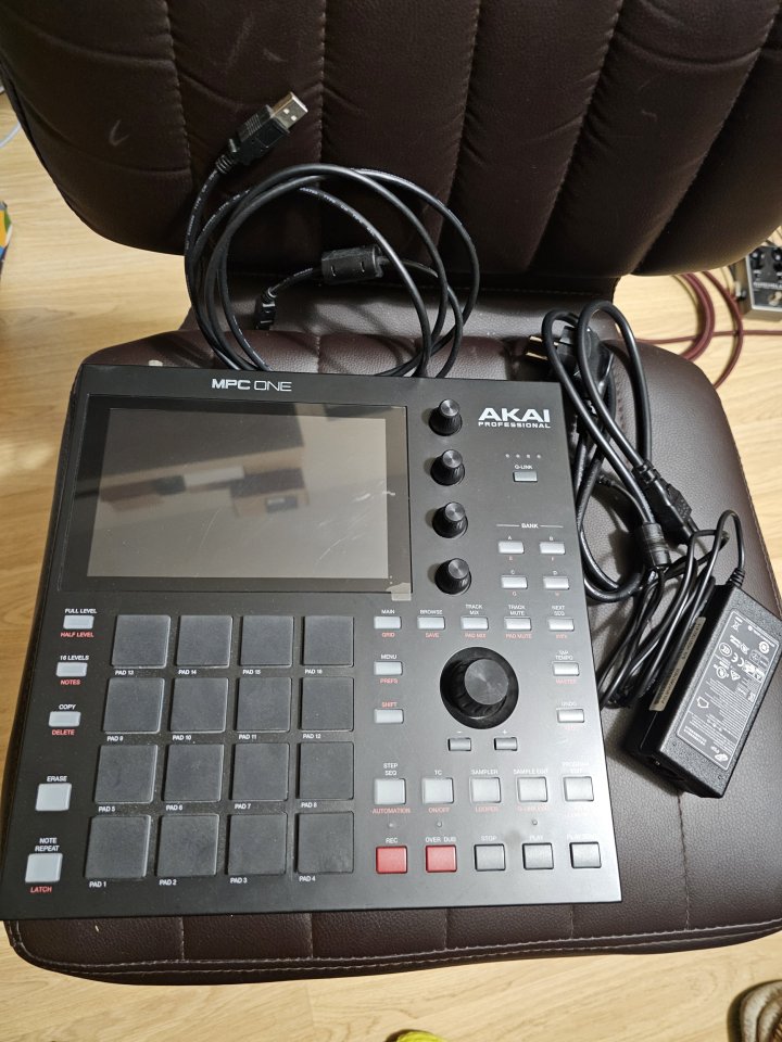 Akai MPC One en excelente estado