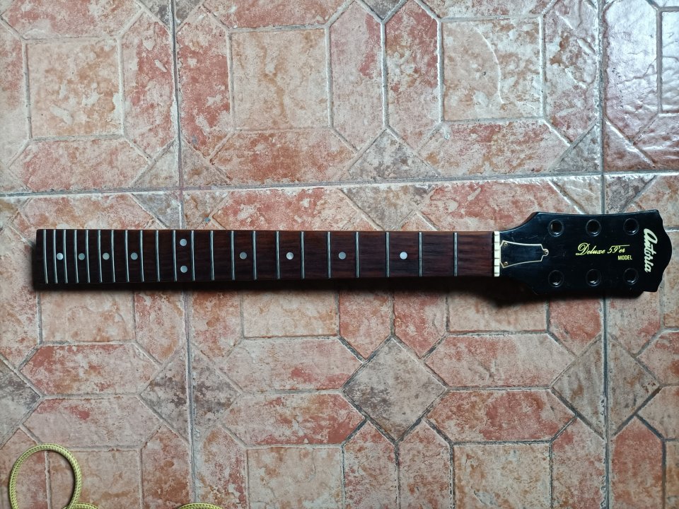 Despiece Antoria (Ibanez) 70's les Paul Deluxe 59'er : mastil,cuerpo,piezas varias... de segunda mano · Foto 3 de 10 · Alicante · 80 €