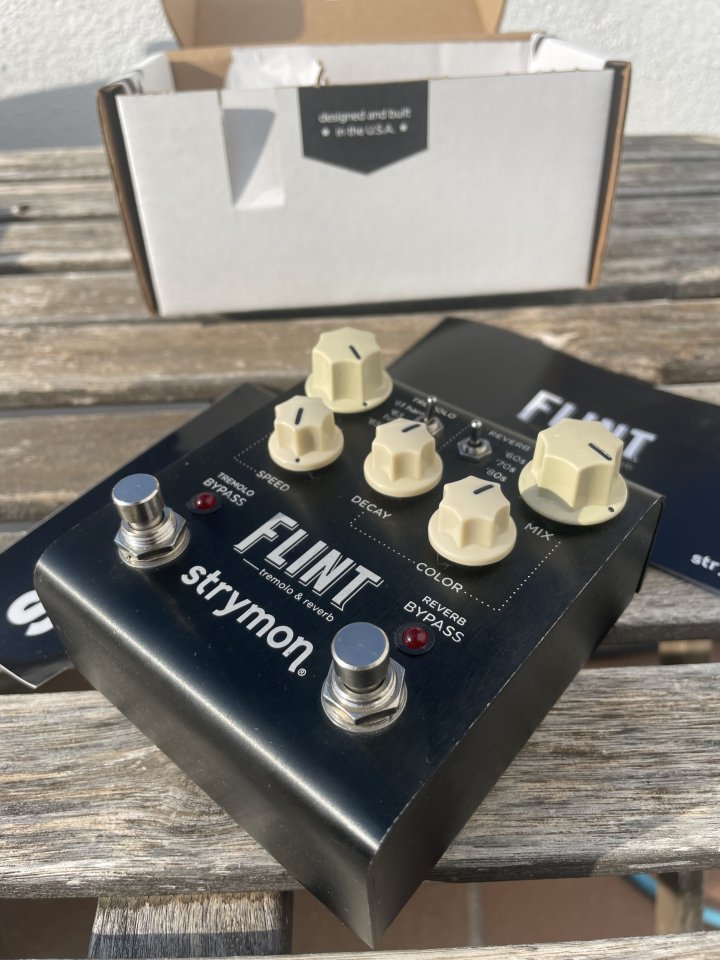 Pedal Flint v1 Strymon Reverb Tremolo de segunda mano · Foto 2 de 5 · Barcelona · 275 €