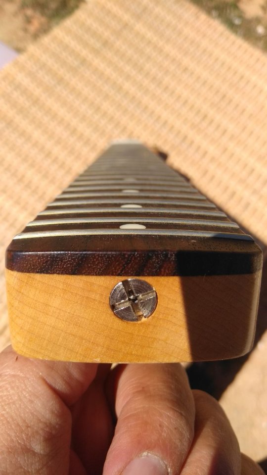 Mástil Strat 60s pero con 9.5´´