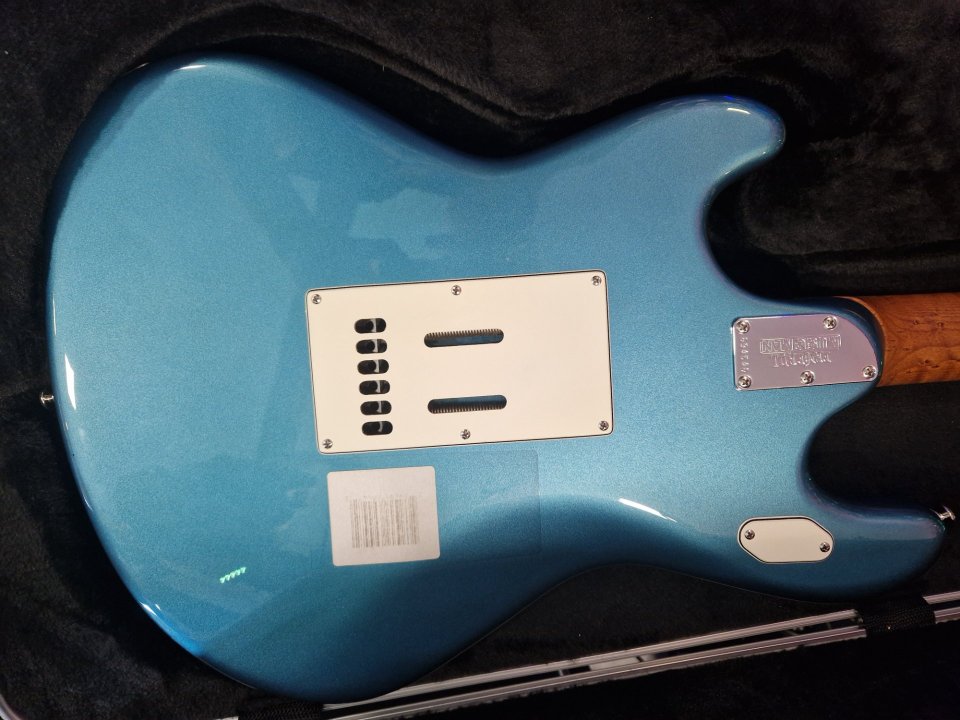 Musicman Stingray en estado mint de segunda mano · Foto 6 de 7 · Navarra · 1899 €