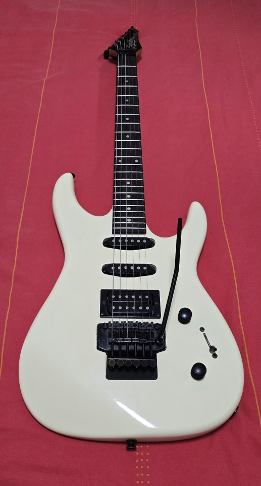 Squier HM II Korea (Fender) de segunda mano · Foto 1 de 10 · Madrid · 350 €